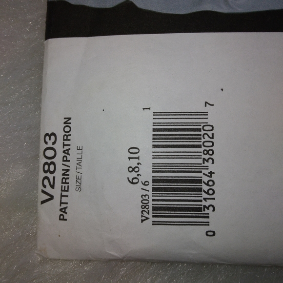 VOGUE V2803 Bridal Wedding Dress Size 6-8-10 - Picture 2 of 5